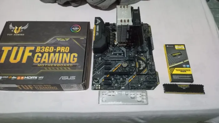 Kit placa mãe tuf b360, i5 9600k, 16gb memória Corsair,   Air cooler