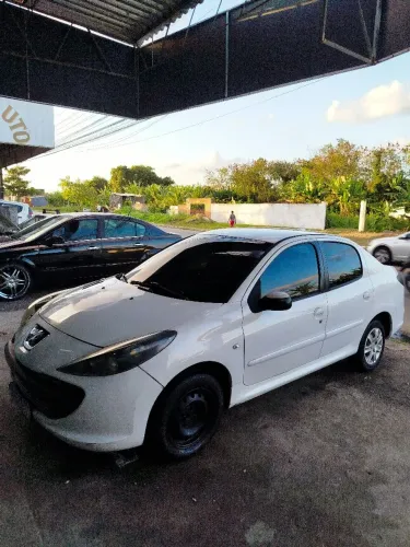 Peugeot 207 Sedan Passion XR 1.4 Flex 8V 4P 2012