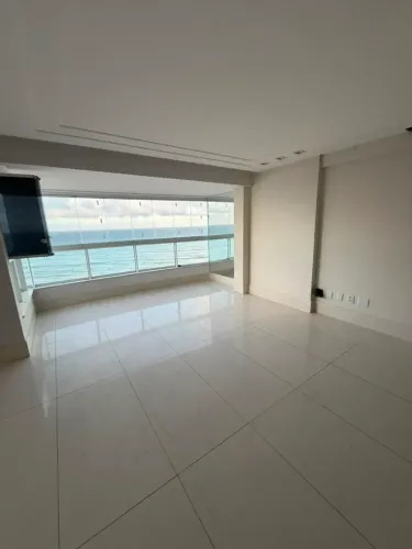 Imóvel para venda possui 180 metros quadrados com 3 quartos em Mãe Luiza - Natal - RN