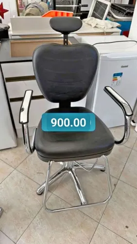 Vendo cadeira de salão 3 meses de uso entrego em balneário Camboriú e região