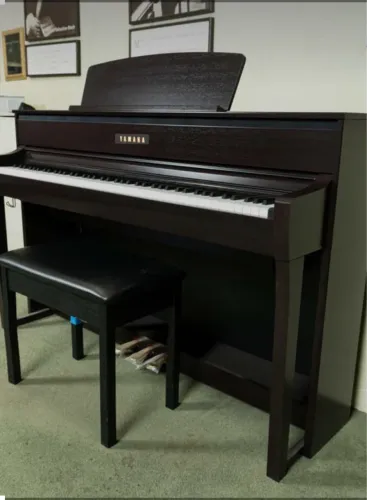 Vendo piano Eletrônico Yamaha CLP 775