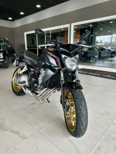 CB 650F PRETA 2014/2015
