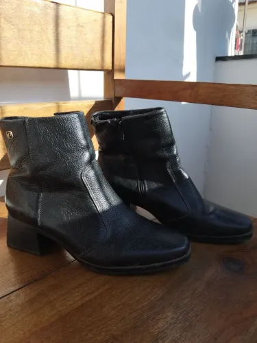 BOTA FEMININA