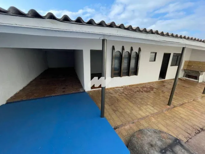 Casa com 3 dormitórios para alugar, 100 m² por R$ 1.200,00/mês - Conjunto Habitacional Gia