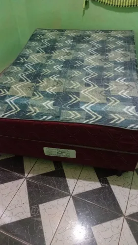 Cama box de casal  usada  dois  meses 