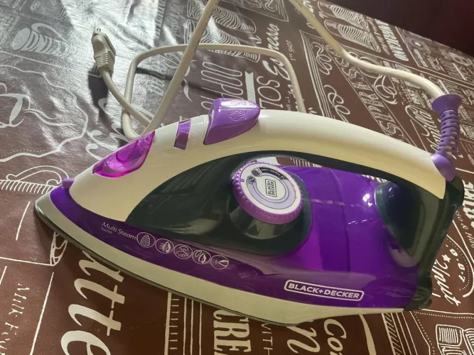 Ferro de Passar Black+Decker Multi Steam X6000 -Semi Novo