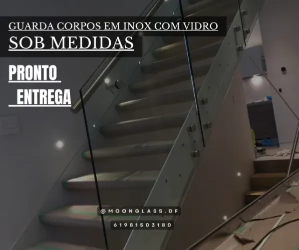 GUARDA CORPOS EM INOX COM VIDRO para obras e projetos
