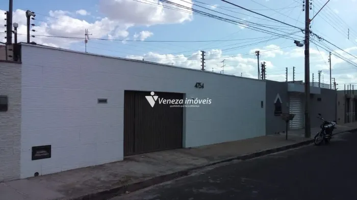 Casa Residencial no bairro Santa Isabel para Venda
