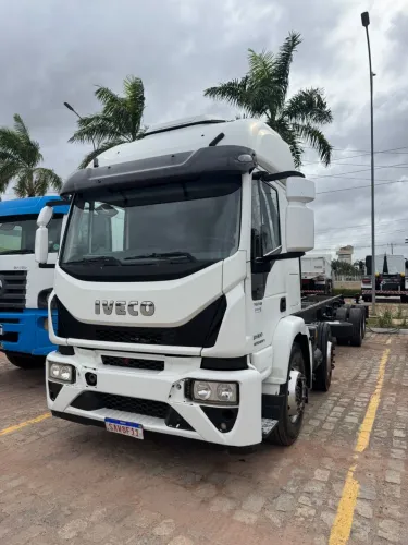 IVECO TECTOR 31-300 - 8x2 - 2022