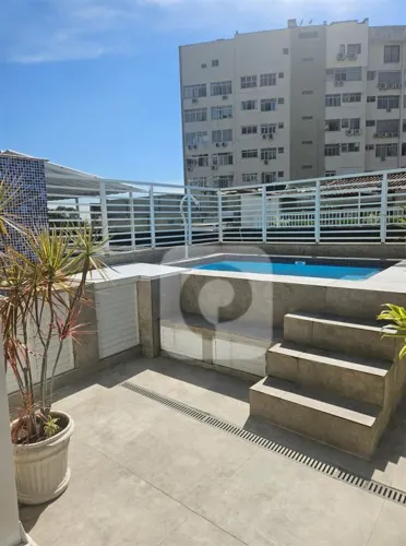 Fantástica Cobertura Triplex no Início do Alto Leblon