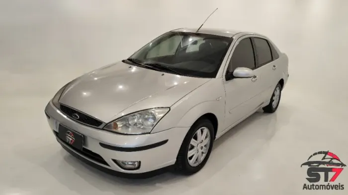 Ford Focus Ghia Sed. 2.0 16v/ 2.0 16V Flex 4P 2004