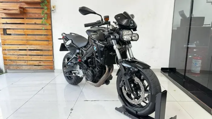 BMW F800 ABS 2013 PRETA COM 42.000 KM