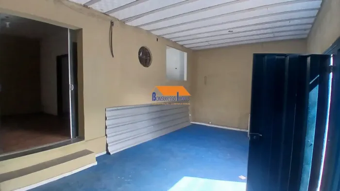 Loja de 60m² com garagem para 3 carros no Santa Terezinha