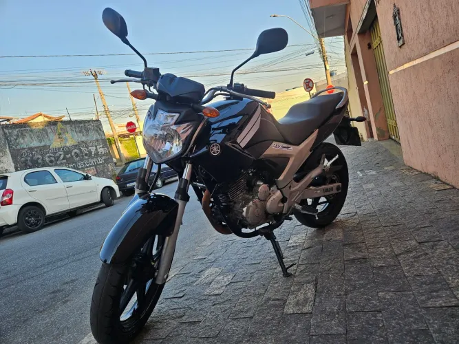Fazer 250 2013 Preta - Apenas 49k km - Raridade (Doc OK)<br>