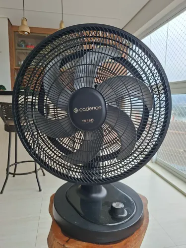 Ventilador Cadence Turbo Conforto VTR470 2 em 1 (Mesa/Parede) - Super Potente e Econômico