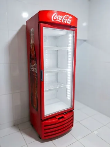 EXPOSITOR Coca-Cola e FREEZER eletrolux 