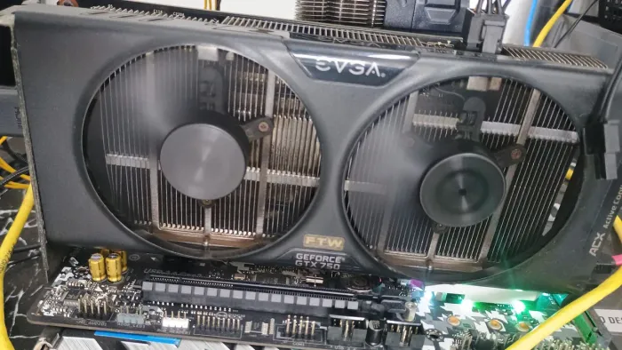 GTX 750 1gb dual evga.