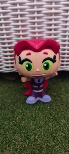 Boneca Starfire Teen Titans Colecionável