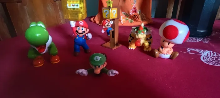 6 Action Figures Super Mario