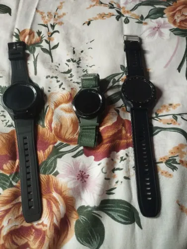 Smartwatchs Ticwatch Pro e S2 Mobvoi e Smartwatch Samsung Watch 4 classic.