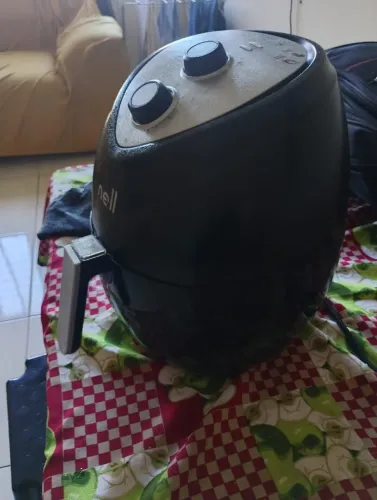 AIR FRYER COM DEFEITO