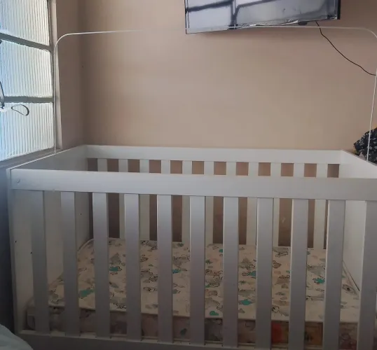 Vendo Berço Com Colchão Não é Pequeno Nem Americano, Normal Somente interessados chamar