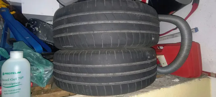 Pneus aro 185/60)15