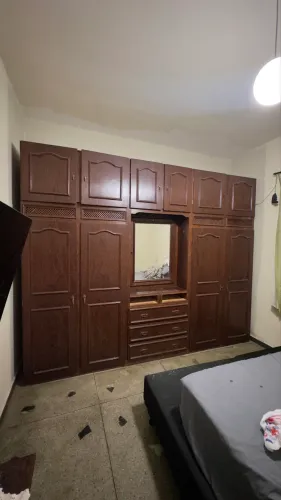Guarda roupa casal em sucupira