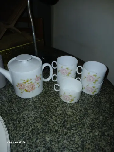 Conjunto café ? bule +5 xícaras porcelana renner