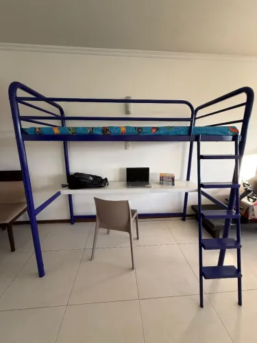 Cama com escrivania