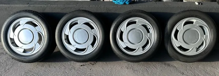 Rodas Orbital aro 15 com Pneus Bridgestone (leia a descrição)