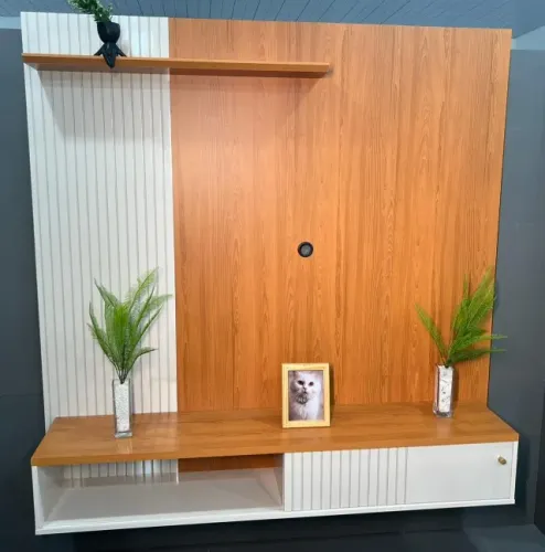 Painel para TV até 65" com Porta de Correr e Detalhes Ripados