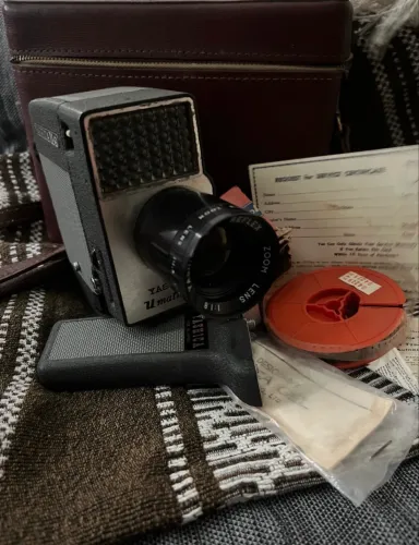 Câmera Vintage Yashica 8mm - Item de Colecionador