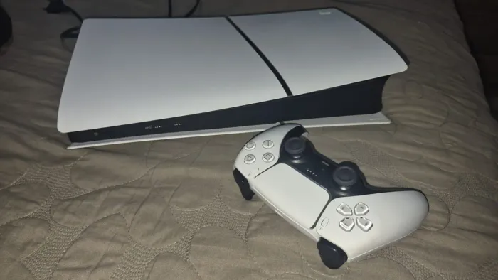Playstation 5 slim 1TB mídia digital semi novo completo ac trocas....