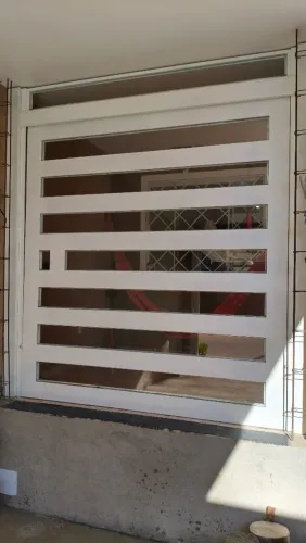 PORTÃO BASCULANTE