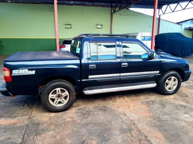 Chevrolet S10 Pick-up Exec. 2.8 4X2 CD TB Int.dies 2005