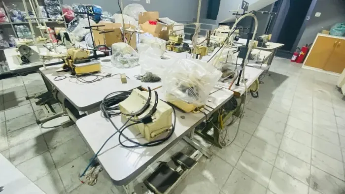Lote de Máquinas de Costura Industriais Brother, Nissei e Outras