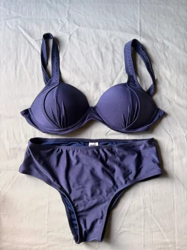 Vende-se biquíni azul royal novo