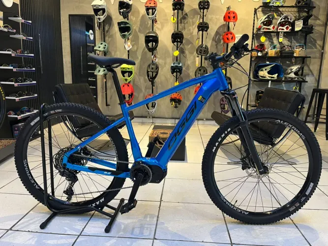 Bicicleta Elétrica OGGI 8.2 nova versão 2026 Azul.