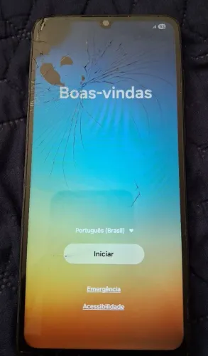 Celular Samsung A 6 tela trincada. Funciona normalmente