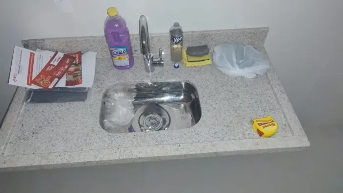 Pia de cozinha ,mármore com Cuba nova