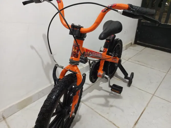 Vendo essa bicicleta infantil aro 16
