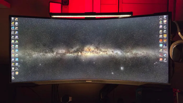 Samsung Odssey G5 Ultrawide 34" com detalhe