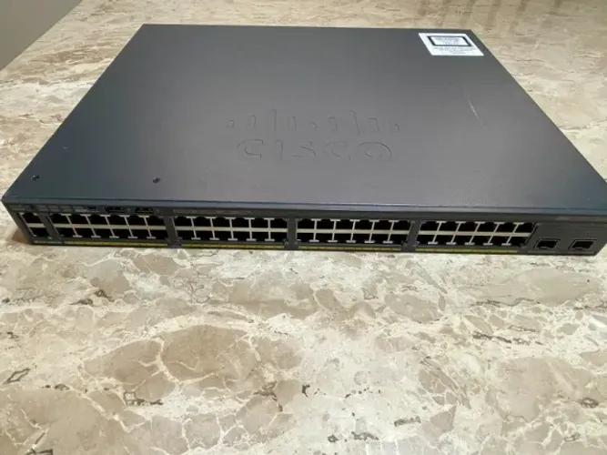 Switch Catalyst C2960x-48FPD-LB