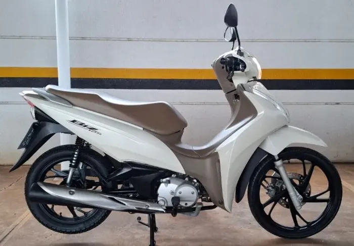 HONDA BIZ 125 2022 BRANCA *****VENDO PARCELADO*****