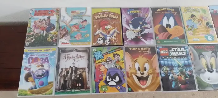 Coleção de  DVDs  são  37  infantis 