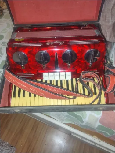 Acordeon sacandalli italiana 