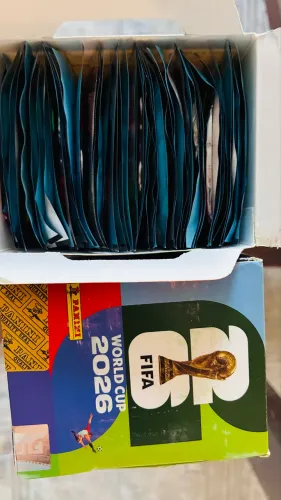 Pacote de figurinhas falsas da copa 2026 China.