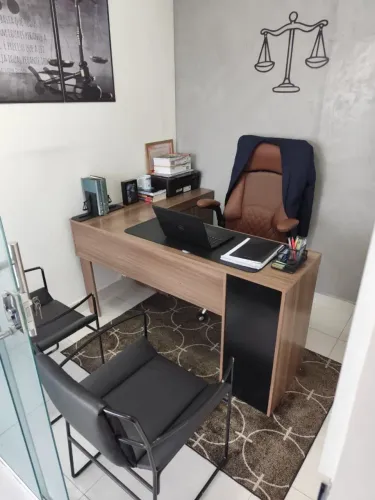 Mesa de escritório / Escrivaninha 