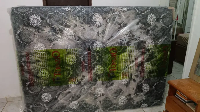 Cama e colchão NOVOS